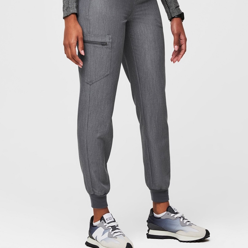 FIGS 🩶GRAPHITE🩶 High Waisted Zamora™ Jogger Scrub Pants - Picture 4 of 7